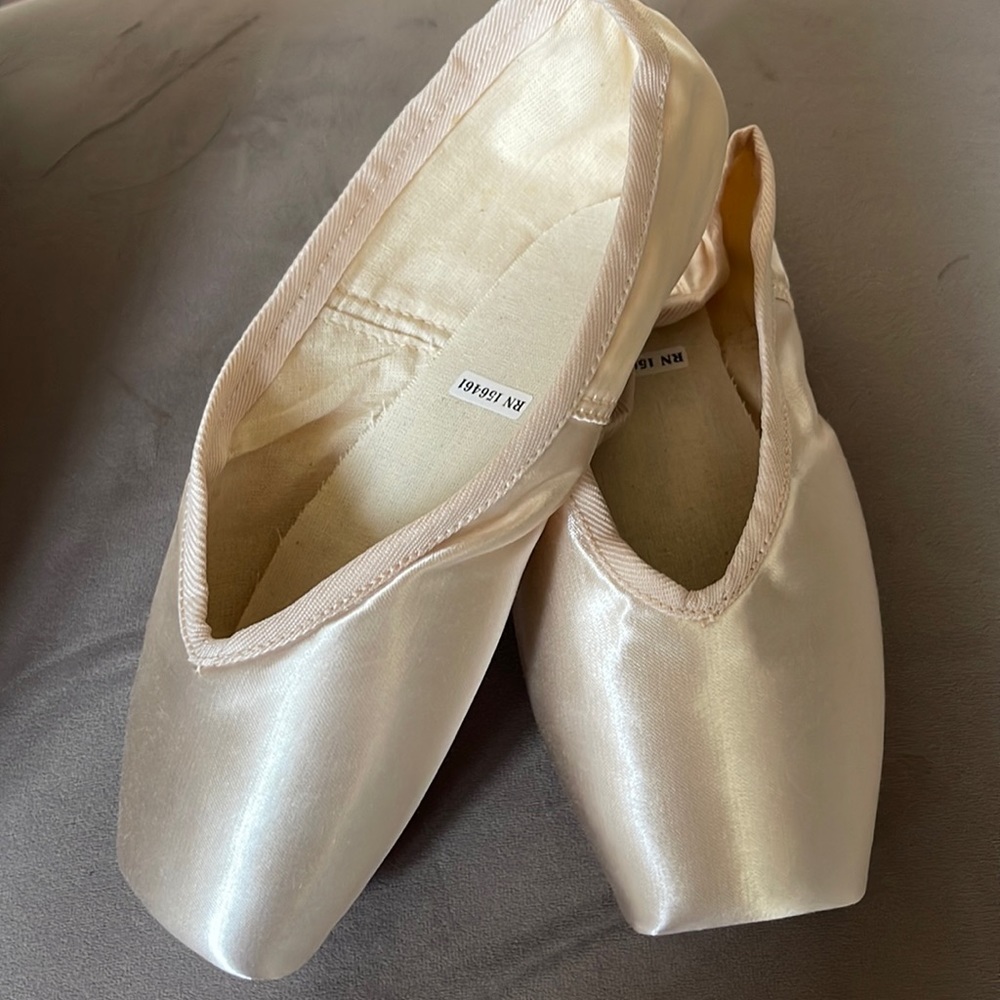 Russian pointe Rubin shoes 37.5